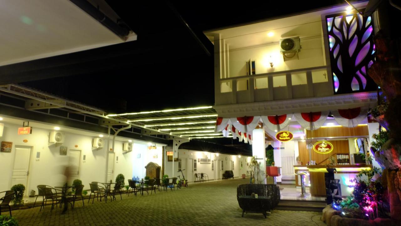 Sultan Guesthouse ตุลุงอากุง ภายนอก รูปภาพ