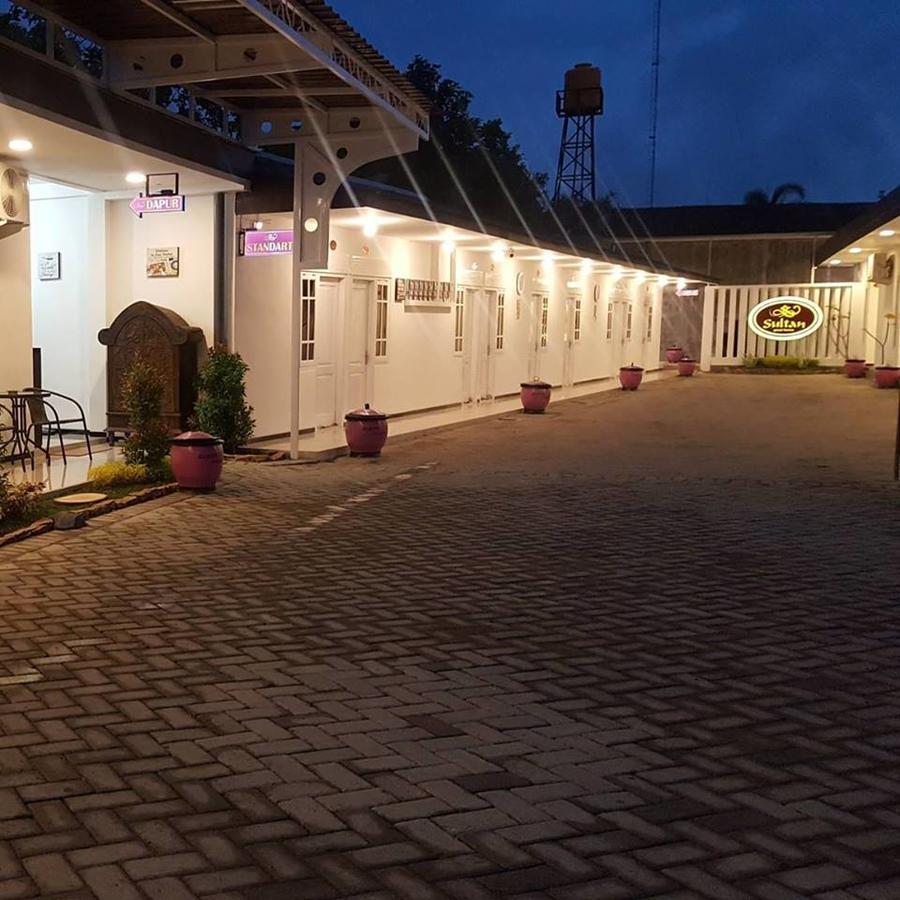 Sultan Guesthouse ตุลุงอากุง ภายนอก รูปภาพ