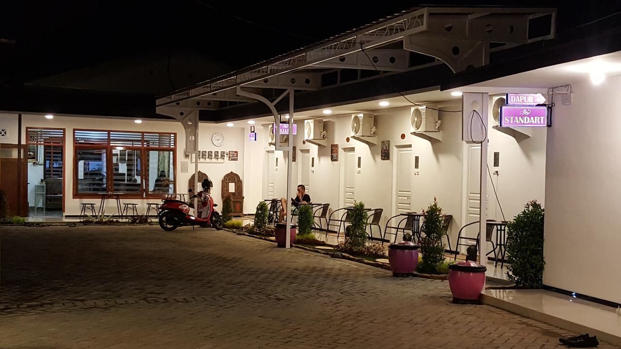 Sultan Guesthouse ตุลุงอากุง ภายนอก รูปภาพ