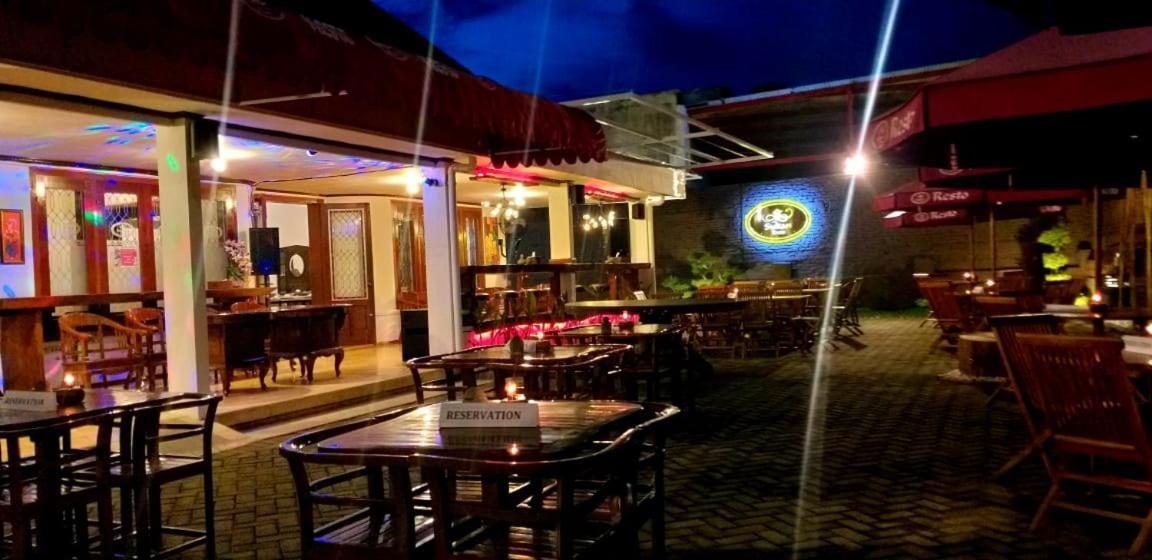 Sultan Guesthouse ตุลุงอากุง ภายนอก รูปภาพ